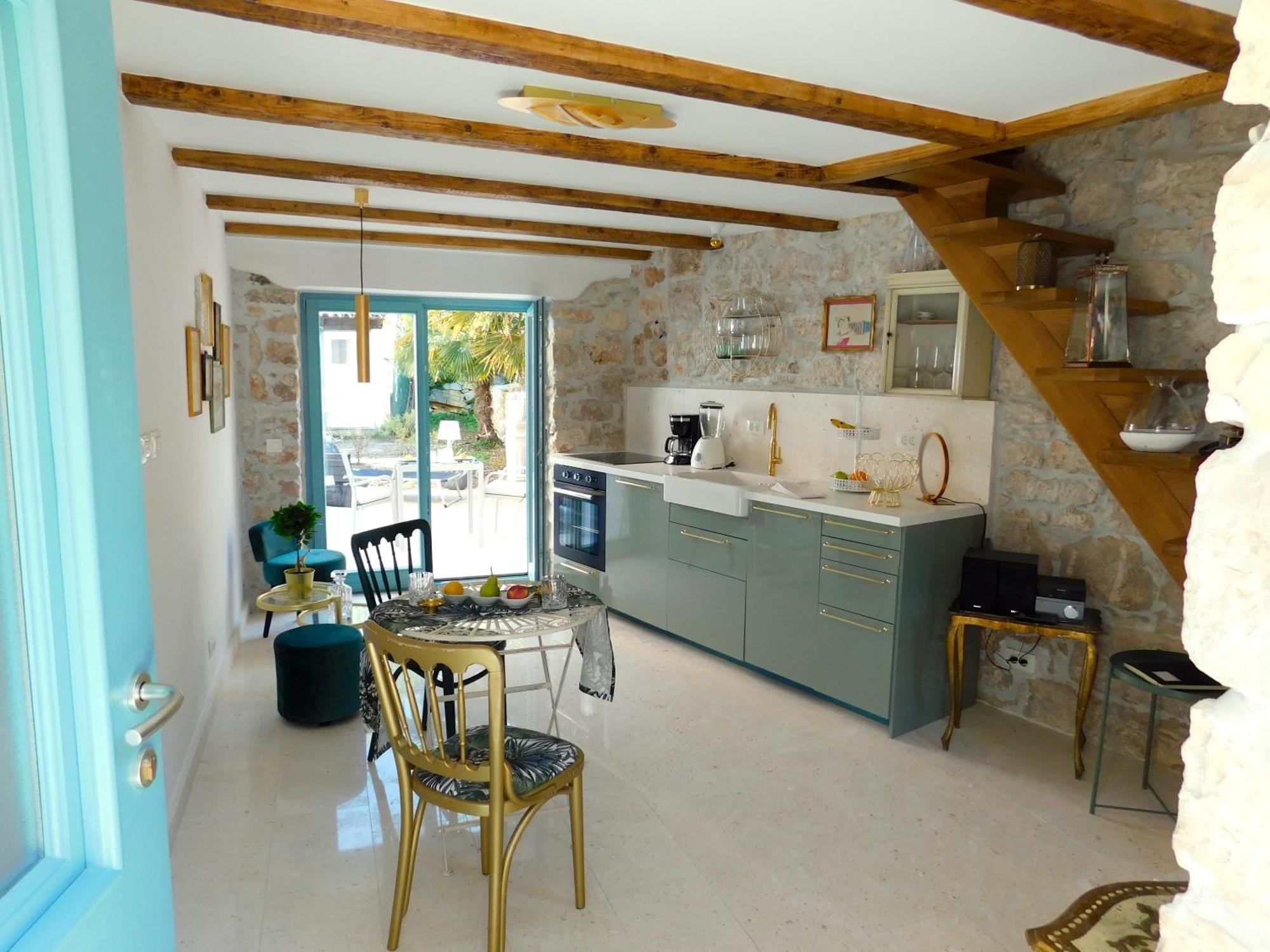 Bezauberndes Steinhaus Mit Garten In Der Altstadt Von 罗维尼 外观 照片