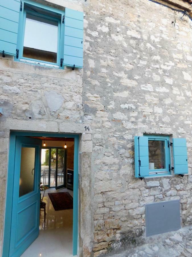 Bezauberndes Steinhaus Mit Garten In Der Altstadt Von 罗维尼 外观 照片